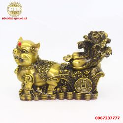 Tượng heo bằng đồng kéo xe bắp cải, tiền vàng