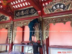 Lắp đặt cửa võng bằng đồng vàng cho nhà thờ