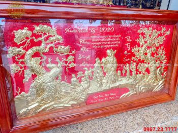 Tranh mừng thọ bằng đồng vàng khung gỗ tùng sơn bóng