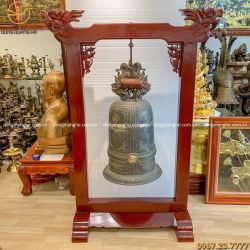 Quả chuông đồng ngân vang nặng 89kg kèm giá đỡ bằng gỗ