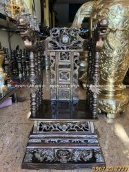 Ngai thờ gia tiên bằng đồng đỏ hun màu cổ kính cao 68cm