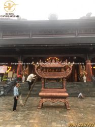 Lư hương bằng đồng đỏ cỡ lớn tinh xảo cao 2m8 nặng 800kg