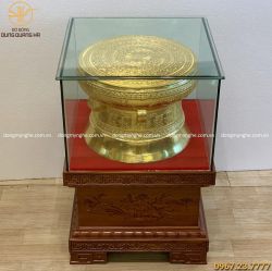Quả trống đồng dát vàng 40cm đôn gỗ gụ vuông 50cm cao 42cm