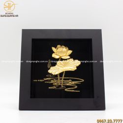 Tranh hoa sen lưu niệm bằng đồng mạ vàng 20cm x 20cm