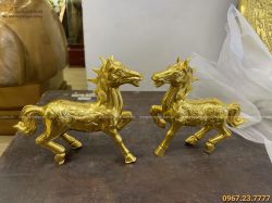 Tượng song mã bằng đồng dát vàng 9999 tinh xảo, giàu ý nghĩa