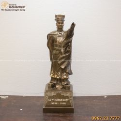 Tượng Lý Thường Kiệt đứng chỉ tay bằng đồng khảm tam khí