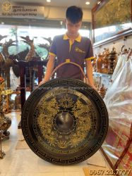 Chiêng đồng cổ kính chạm rồng đường kính 1m nặng 52,4 kg