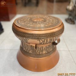 Quả trống đồng vân chìm độc đáo bằng đồng đỏ đường kính 42cm