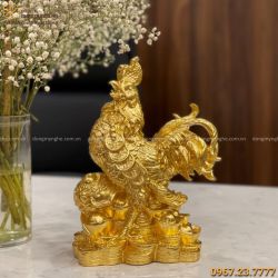 Tượng gà cưỡi gậy Như Ý bằng đồng thếp vàng 9999 cao 30cm