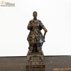 Tượng Trần Hưng Đạo oai phong bằng đồng cao 70cm khảm ngũ sắc