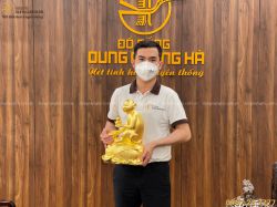 Tượng Khỉ phong thủy tài lộc bằng đồng đỏ thếp vàng cao 40cm
