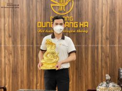 Tượng Rắn chầu chữ Phúc bằng đồng đỏ thếp vàng cao 40cm