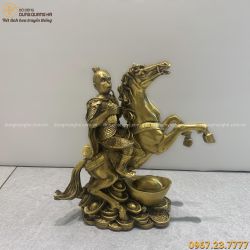 Tượng mã thượng phong hầu bằng đồng vàng kích thước 23x20 cm