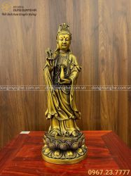 Tượng Quan Thế Âm Bồ Tát bằng đồng vàng 36 x 13 x 13 cm nặng 2,5kg
