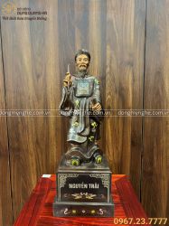 Tượng Nguyễn Trãi đứng trang nghiêm đồng đỏ khảm tam khí cao 50 cm