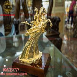 Tượng Thánh Gióng mạ vàng cao 15cm