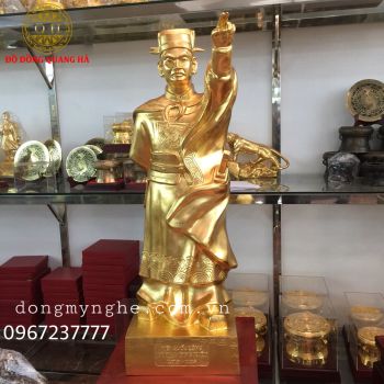 Tượng Lý Thường Kiệt bằng đồng dát vàng 9999