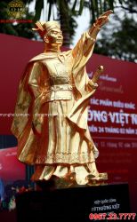 Tượng Việt Quốc công - Lý Thường Kiệt