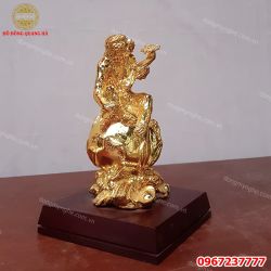 Tượng khỉ phong thủy bồng hốt ngọc Như Ý có ý nghĩa gì?