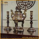 Bộ tam sự nến song long chầu nguyệt đồng đỏ khảm tam khí dát điểm vàng cao 60cm