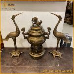 Bộ tam sự hạc chạm họa tiết dơi đồng đỏ làm màu nâu cổ kính