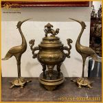 Bộ tam sự hạc chạm họa tiết dơi đồng đỏ làm màu nâu cổ kính
