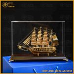 Thuyền buồm đồng vàng mạ vàng cao 50cm