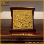 Tranh hoa sen bằng đồng mạ vàng khung gỗ cao cấp
