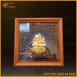 Tranh lưu niệm thuyền buồm mạ vàng cao cấp