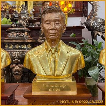 Tượng chân dung cụ ông bán thân bằng đồng mạ vàng