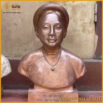 Tượng bà cụ bán thân bằng đồng đúc theo yêu cầu