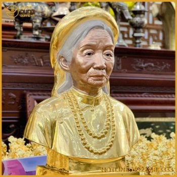 Tượng chân dung bán thân cụ bà bằng đồng mạ vàng