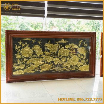 Tranh hoa sen đồng vàng nền đen cao cấp