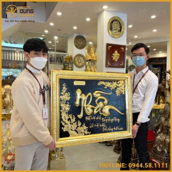 Tranh chữ Nhẫn đồng vàng nền đỏ, đen đầy đủ kích thước