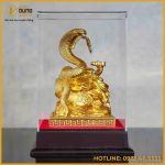 Hộp quà tặng rắn ngậm tiền đồng vàng dát vàng cao 29cm