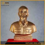Tượng Bác Hồ bán thân đồng đỏ màu nhũ cao 25cm ngang 20cm
