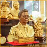 Tượng bán thân Bác Trọng đồng đỏ dát vàng làm màu mặt cao 45cm