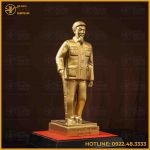 Tượng Bác Hồ đồng đỏ làm màu cao 35cm ngang 11,5cm nặng 12kg