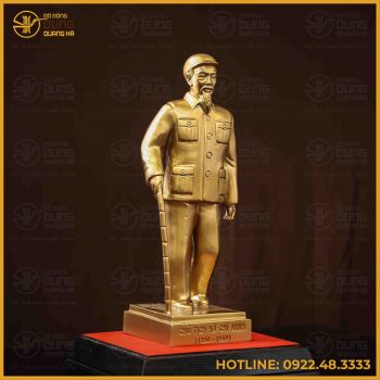 Tượng Bác Hồ đồng đỏ làm màu cao 35cm ngang 11,5cm nặng 12kg
