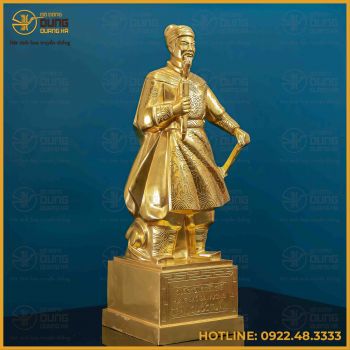 Tượng Hưng Đạo Đại Vương đồng đỏ dát vàng cao 60cm