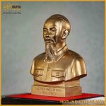 Tượng Bác Hồ bán thân đồng đỏ màu nhũ cao 25cm ngang 20cm