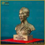 Tượng Bác Hồ bán thân đồng vàng giả cổ cao 17cm