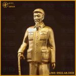 Tượng Bác Hồ đồng đỏ làm màu cao 35cm ngang 11,5cm nặng 12kg