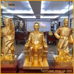 Tượng Đại tướng Võ Nguyên Giáp ngồi ghế bằng đồng đỏ dát vàng