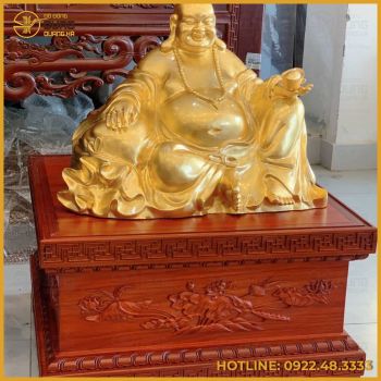 Tượng Phật Di Lặc dựa bị đồng đỏ làm màu