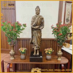 Tượng Phật Thích Ca đứng bằng đồng làm màu cổ kính