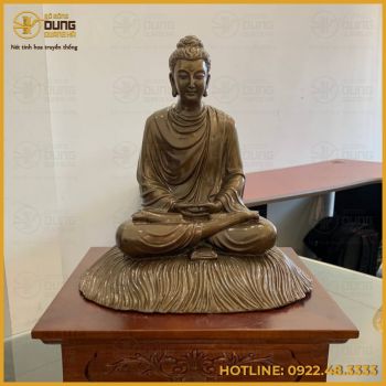 Tượng Phật Thích Ca ngồi thiền bằng đồng đỏ làm màu cổ kính