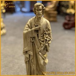 Tượng Thánh Giuse cầm hoa huệ bằng đồng vàng tinh xảo