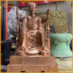 Tượng Thái Thủy tổ dòng họ Nguyễn bằng đồng đỏ