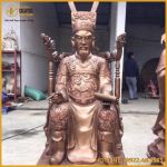 Tượng cụ tổ bằng đồng đỏ làm màu độc đáo